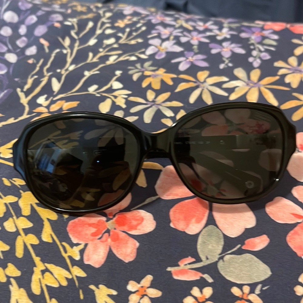 Coach sun glasses